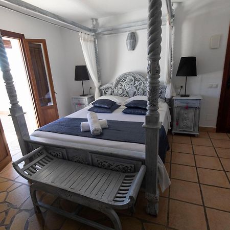 Buenavista Suites Hotel Boutique Santa Eularia des Riu Exteriör bild