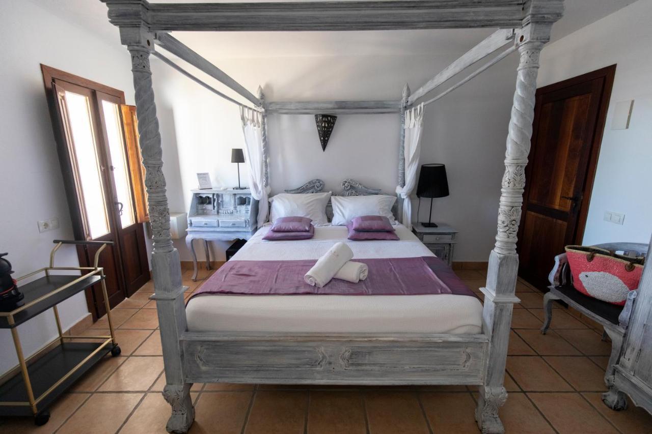 Buenavista Suites Hotel Boutique Santa Eularia des Riu Exteriör bild