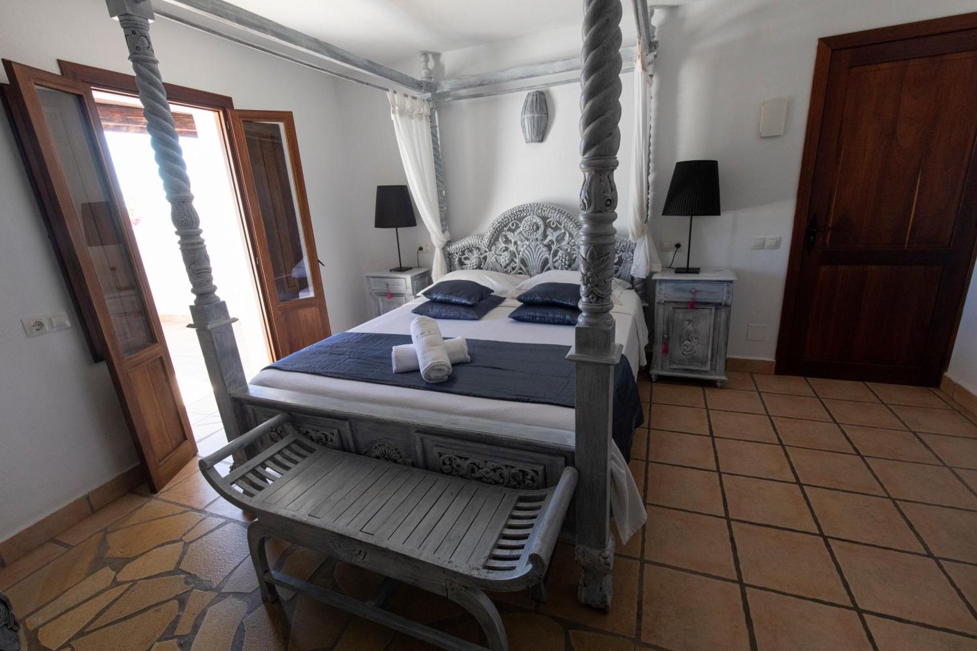 Buenavista Suites Hotel Boutique Santa Eularia des Riu Exteriör bild