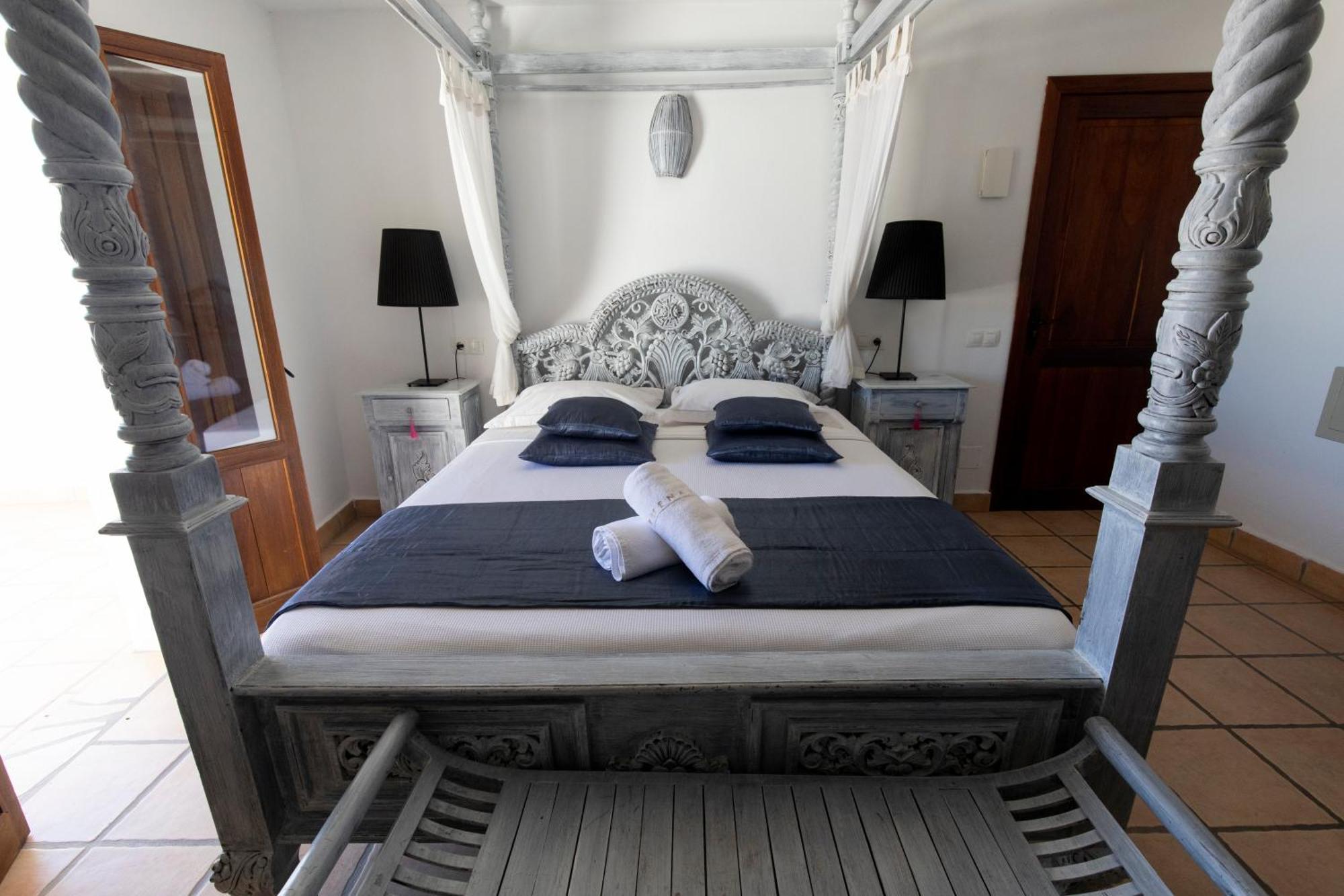 Buenavista Suites Hotel Boutique Santa Eularia des Riu Exteriör bild
