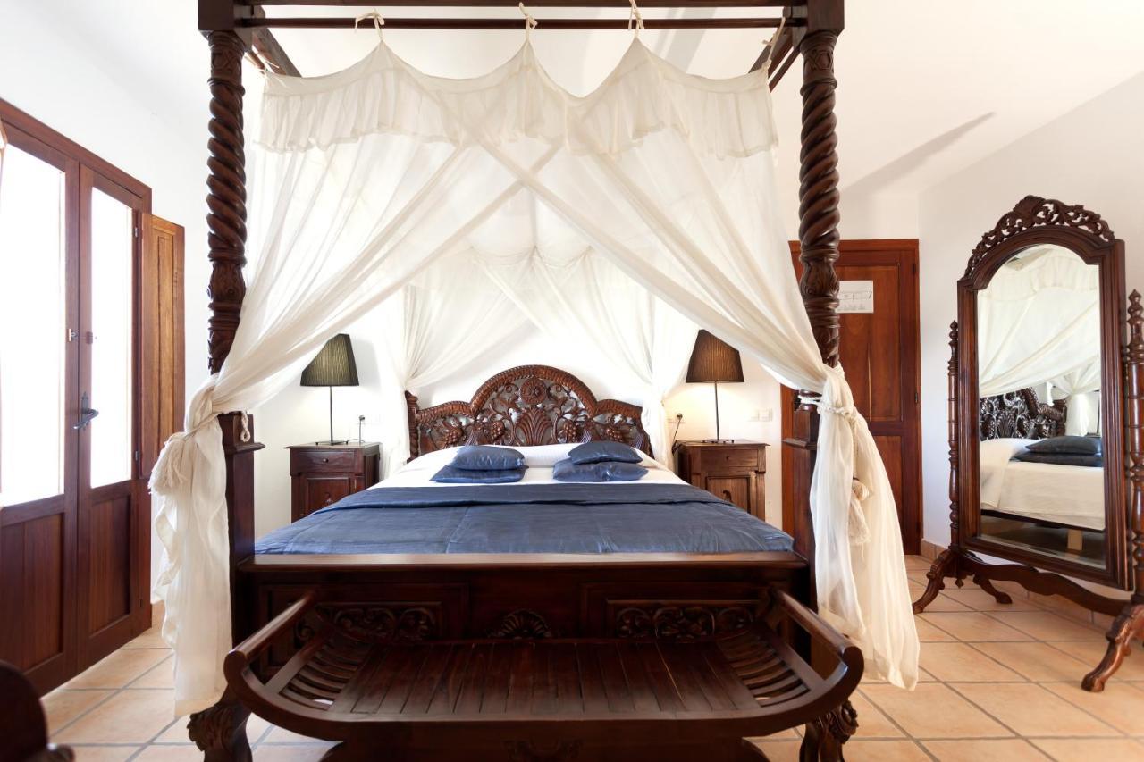 Buenavista Suites Hotel Boutique Santa Eularia des Riu Exteriör bild